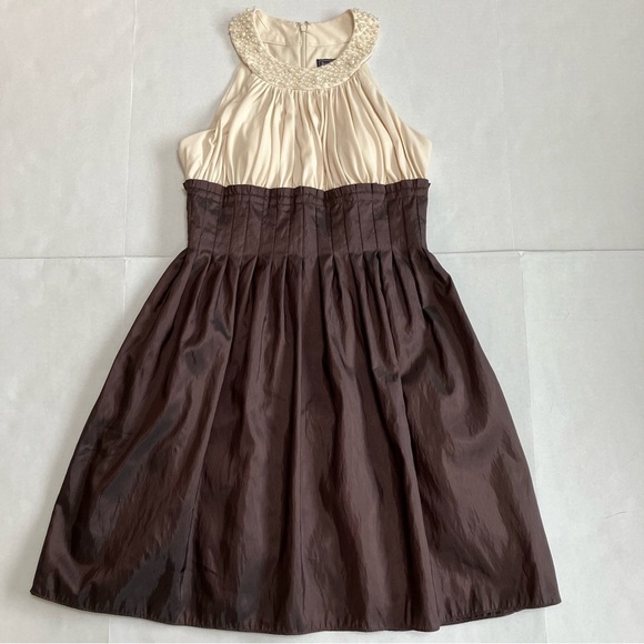 Jessica Howard Dresses & Skirts - Jessica Howard cream and brown dress size 10